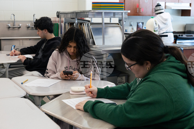 Schools Cellphone Ban Proposal