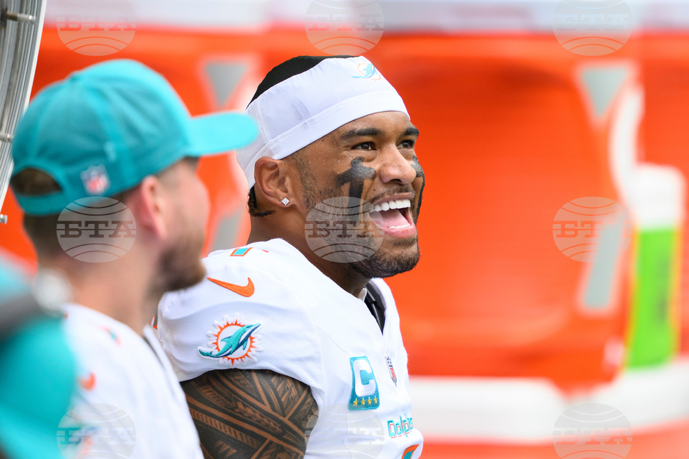 Saints Dolphins Football