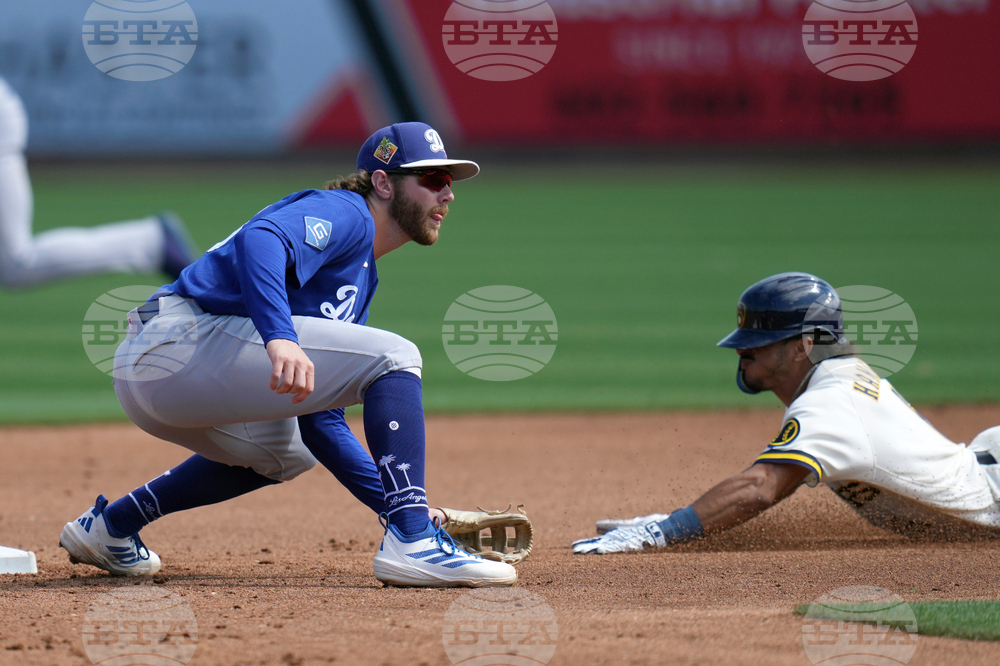 Dodgers Brewers Spring Baseball