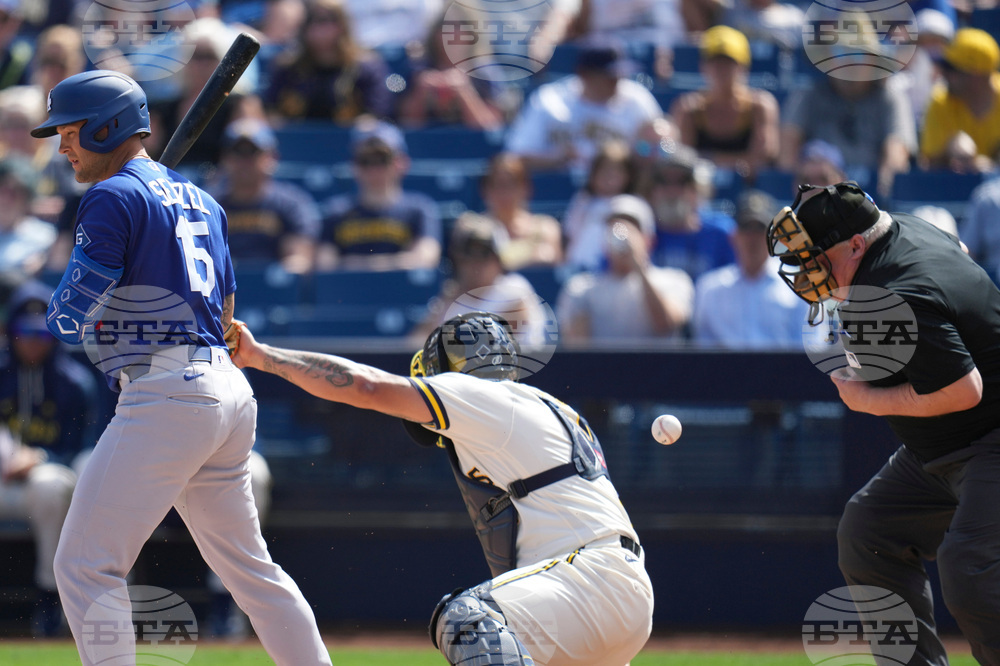 Dodgers Brewers Spring Baseball