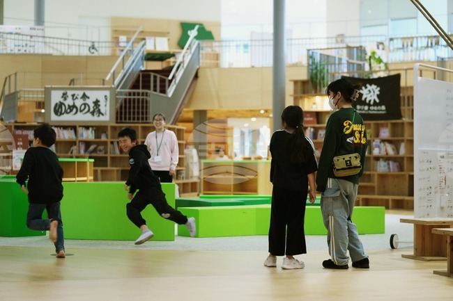 Полицай е най-желаната професия за момчетата в Япония, а за момичетата - работа в сладкарница, отчита проучване