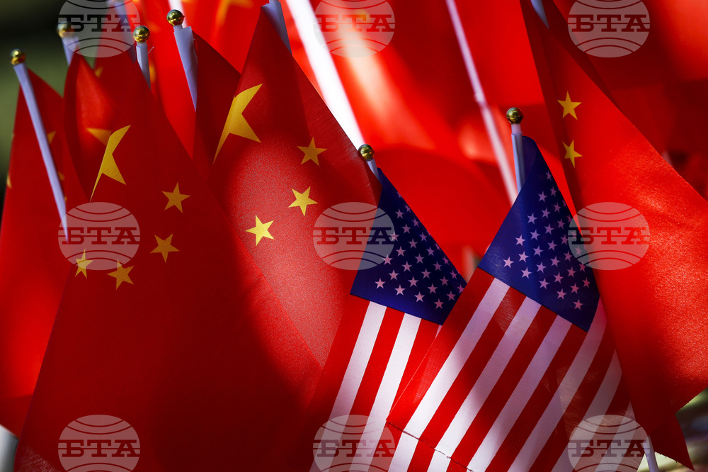 Китай ще въведе мита върху вноса на редица американски стоки, след като тарифите, обявени от Доналд Тръмп, влязоха в сила