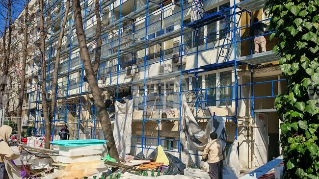 Община Пловдив санира многофамилна жилищна сграда в район "Южен" по проект за близо 1 милион евро