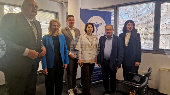 Татуировки може да се заличават само в медицински център, филъри поставят само лекари, напомнят естетични дерматолози