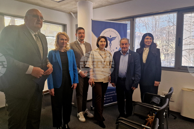 Татуировки може да се заличават само в медицински център, филъри поставят само лекари, напомнят естетични дерматолози