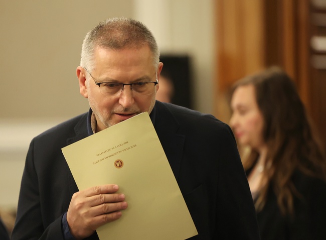 Литературата е естествен антидот срещу фалшивите новини, каза Георги Господинов