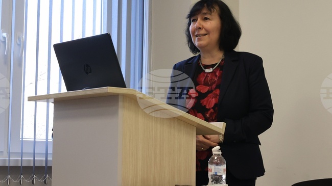 Над 20 процента от работещите в Института по микробиология „Стефан Ангелов“ към БАН са от поколението Z, каза директорът проф. Пенка Петрова 