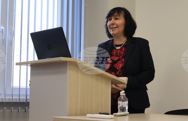 Над 20 процента от работещите в Института по микробиология „Стефан Ангелов“ към БАН са от поколението Z, каза директорът проф. Пенка Петрова 