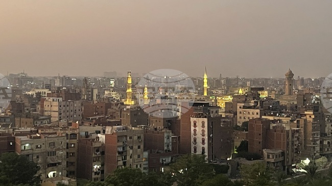 Египет намалява уличното осветление, за да пести енергия на фона на поскъпването на петрола