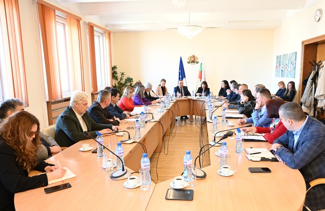 Labour Minister Presents Ministry's Priorities to Trade Unions, Employer Organizations