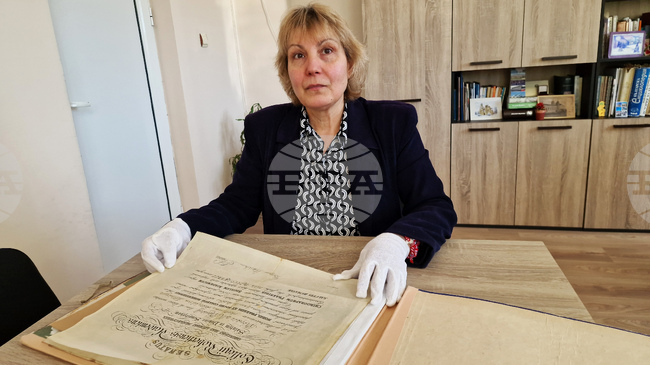 Цялостен превод на Библията на новобългарски език от 1871 г. е най-ранният документ, съхраняван в Държавния архив в Търговище