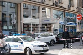 Улица „Стефан Караджа“ - изоставен сак - полиция