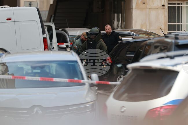 Улица „Стефан Караджа“ - изоставен сак - полиция