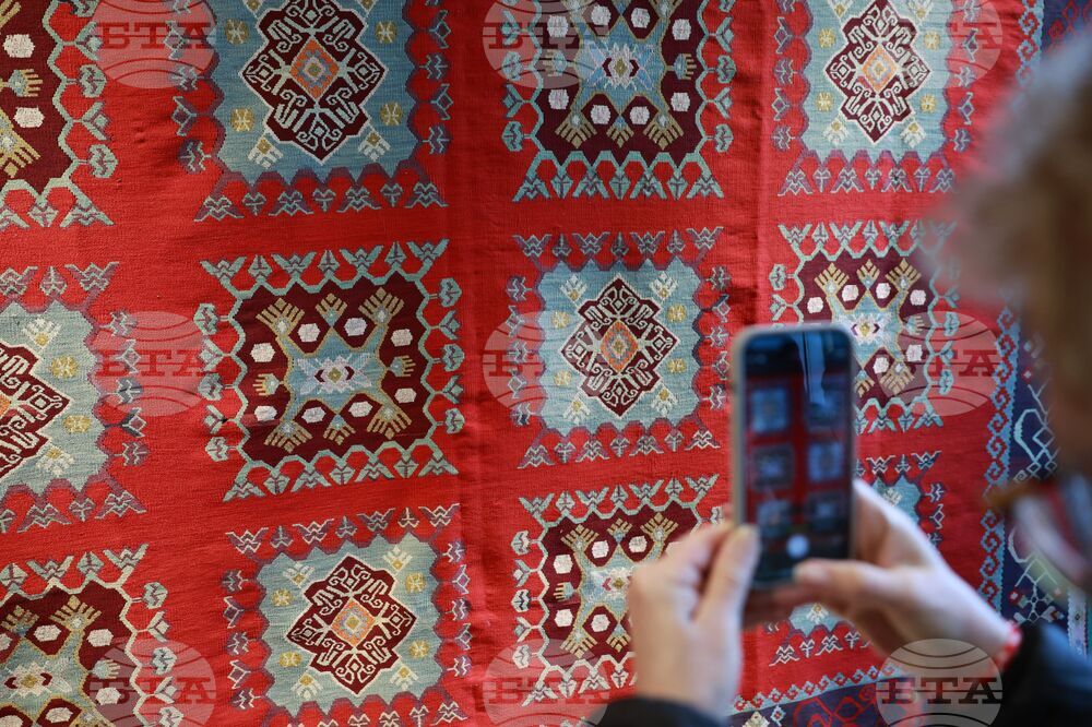 Bulgaria - Kilims - Foundation - Rare Finds