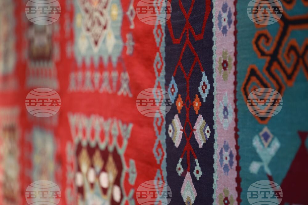 Bulgaria - Kilims - Foundation - Rare Finds