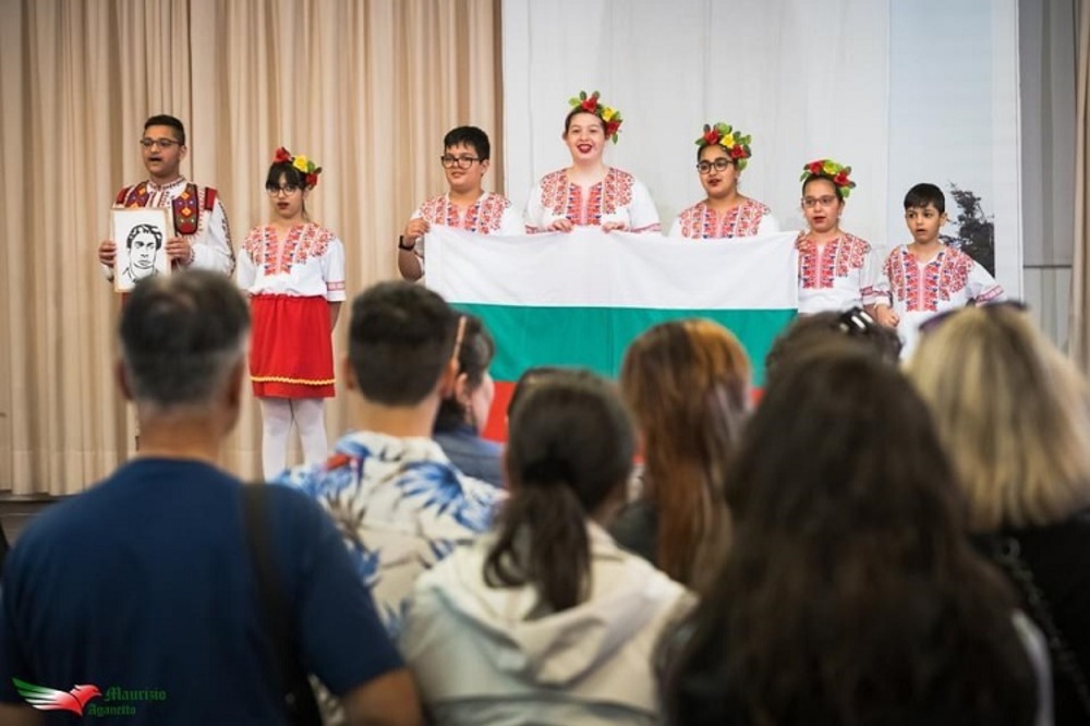 Фолклорен празник събра наши сънародници в италианския град Тренто