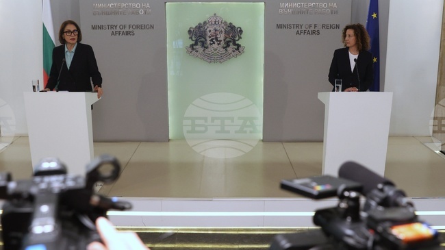 В държавите в зоната на конфликт в Близкия изток няма да се разкриват секции за изборите, каза служебният външен министър 