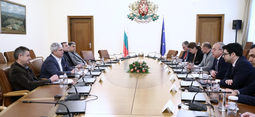 Министерски съвет: Премиерът Донев се срещна с ръководствата на КНСБ и КТ „Подкрепа“ 