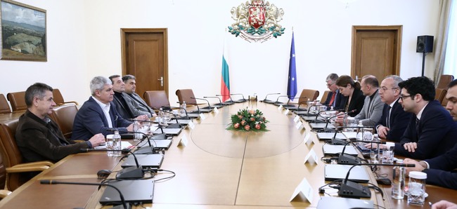 Министерски съвет: Премиерът Донев се срещна с ръководствата на КНСБ и КТ „Подкрепа“ 