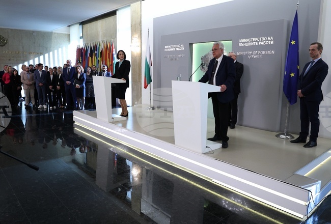 Министерство на външните работи - Кризисен щаб - брифинг