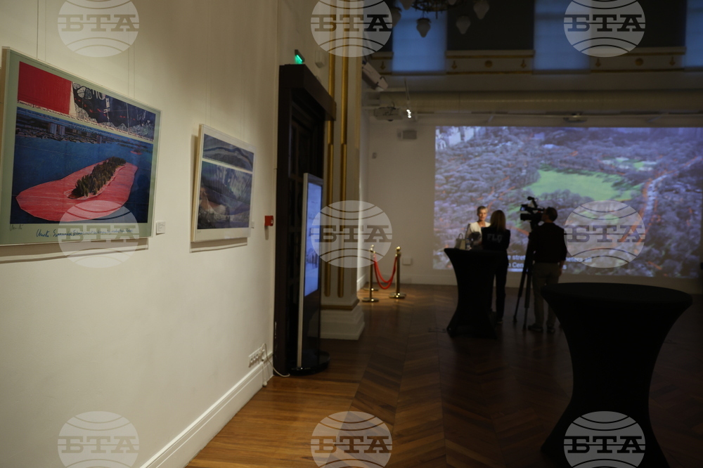 Vivacom Art Hall - Кристо и Жан-Клод - изложба