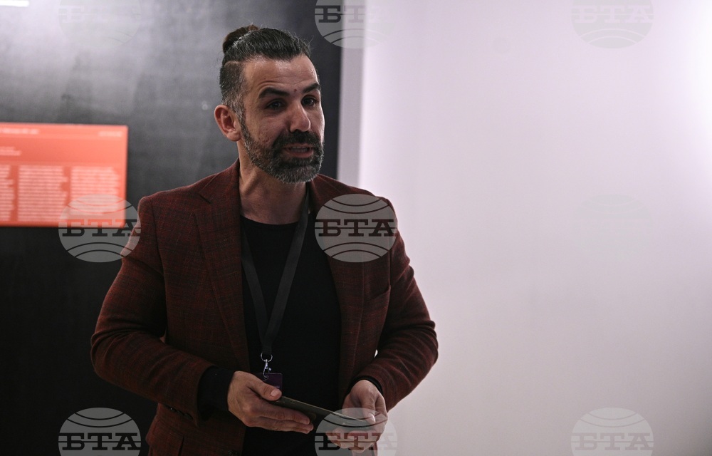 Изложбата „Изкуство и закон" показва институционалните проблеми в работата на галериите, каза изкуствоведът д-р Пламен Петров