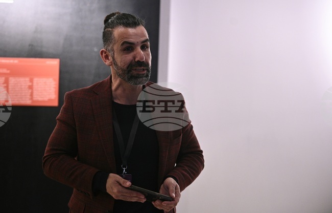 Изложбата „Изкуство и закон" показва институционалните проблеми в работата на галериите, каза изкуствоведът д-р Пламен Петров