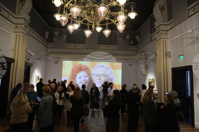 Sofia Exhibition Shows 17 Previously Unseen Works by Christo and Jeanne-Claude