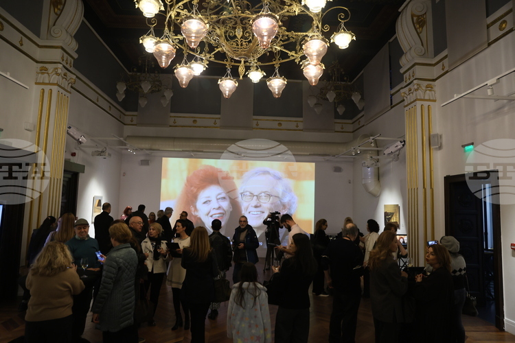 Sofia Exhibition Shows 17 Previously Unseen Works by Christo and Jeanne-Claude