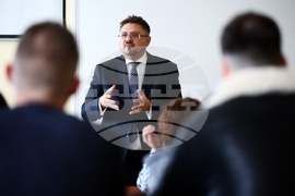 УНСС - Кирил Вълчев - "Медии и обществени комуникации" - лекция