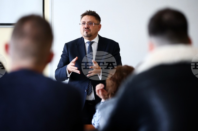 УНСС - Кирил Вълчев - "Медии и обществени комуникации" - лекция