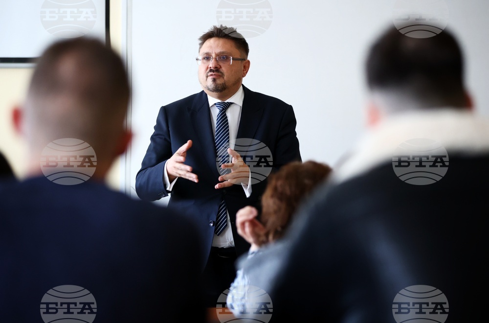 УНСС - Кирил Вълчев - "Медии и обществени комуникации" - лекция