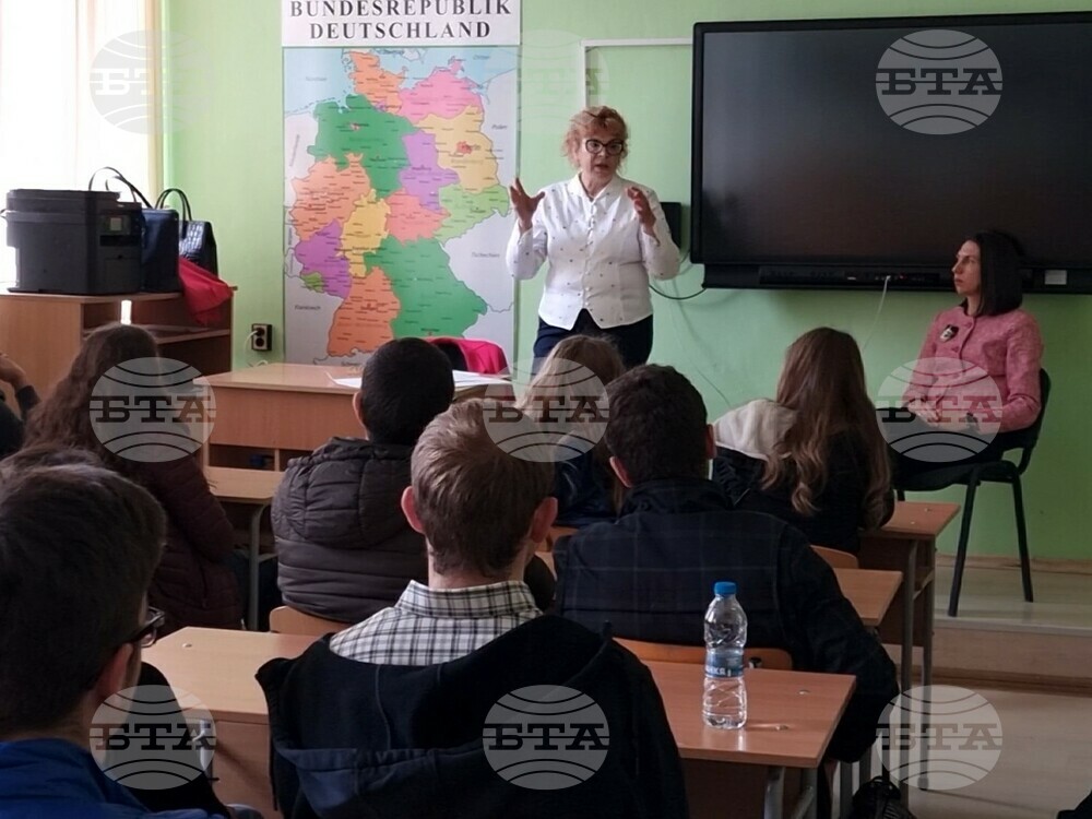 Ученици от Кърджали се запознаха с работата на съд и прокуратура