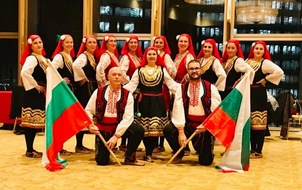 Двуседмична програма с танци и кино за българите в калифорнийския град Окснард