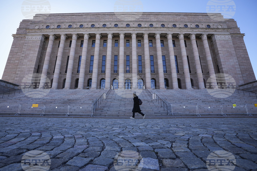 Финландският парламент гласува страната да се оттегли от договора за противопехотните мини