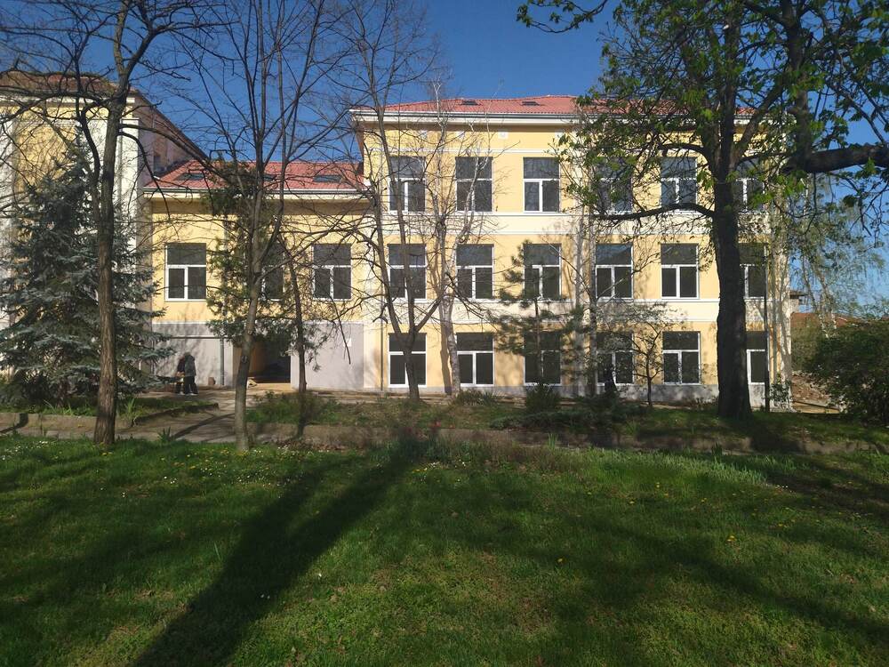 Община Ловеч: Завърши строителството на ново крило към учебната сграда на Езиковата гимназия в Ловеч