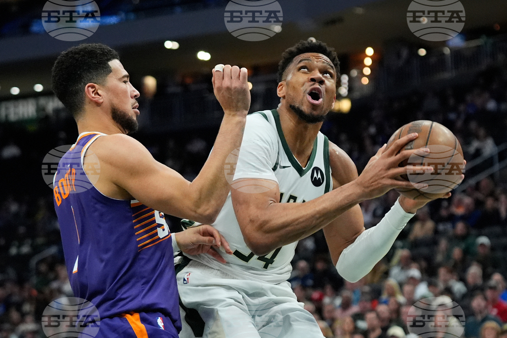 Suns Bucks Basketball