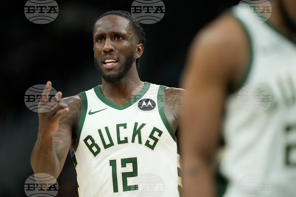 Suns Bucks Basketball