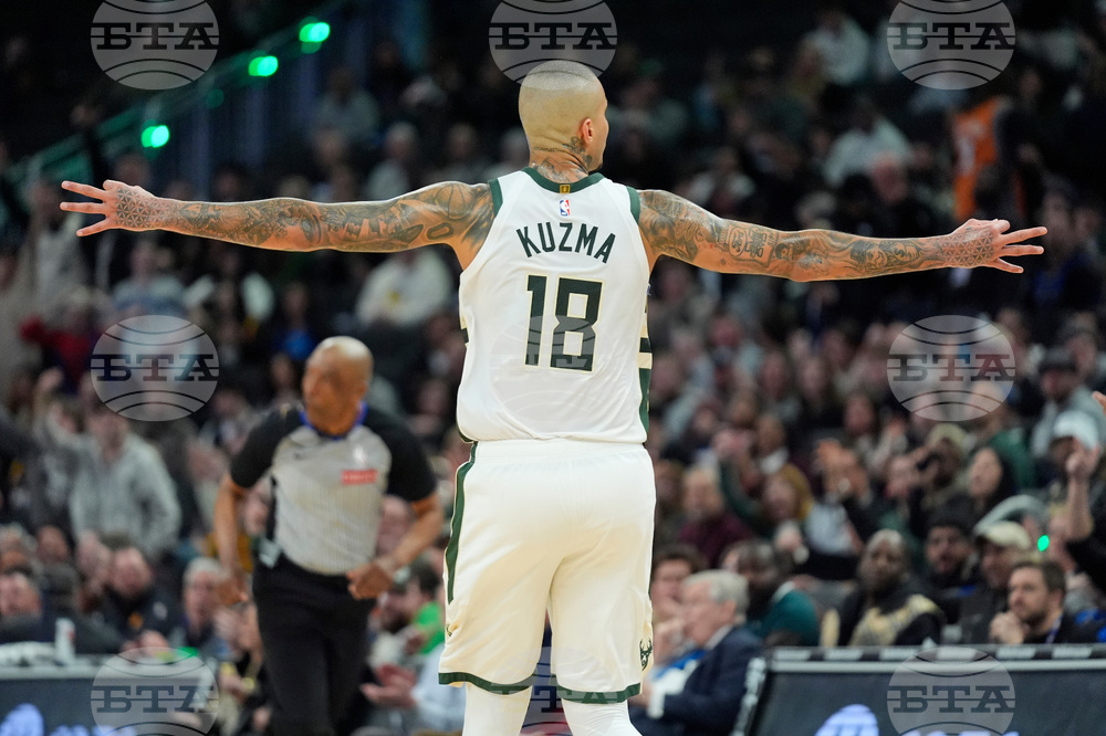 Suns Bucks Basketball