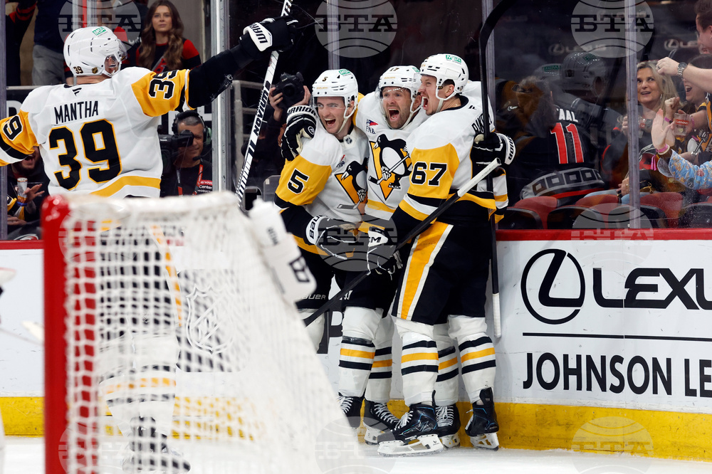 Penguins Hurricanes Hockey