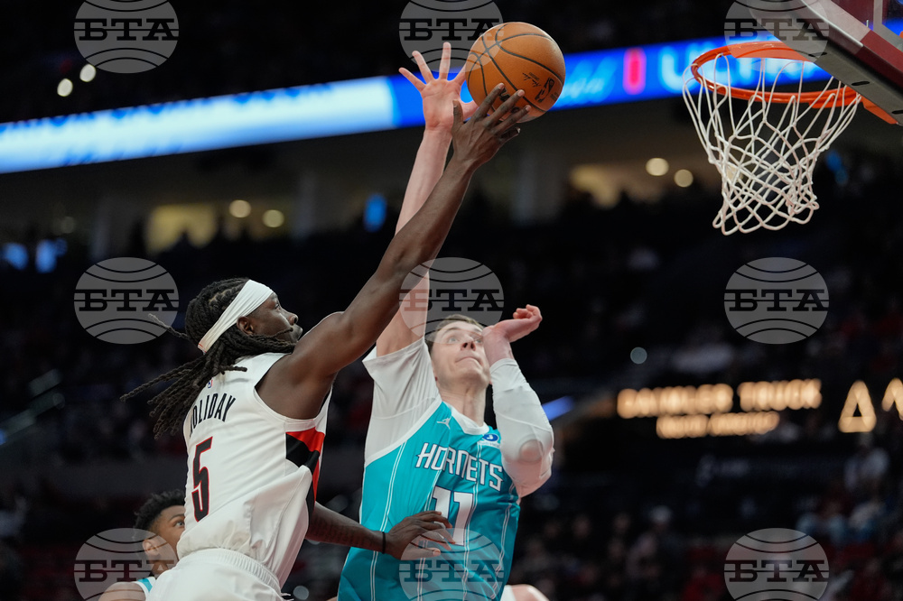Hornets Trail Blazers Basketball
