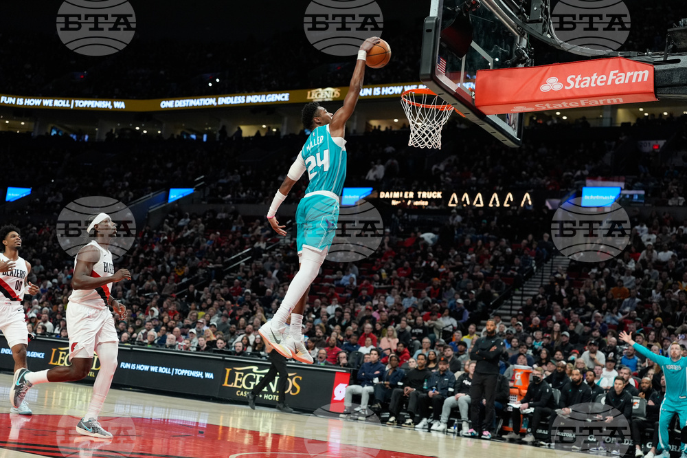 Hornets Trail Blazers Basketball