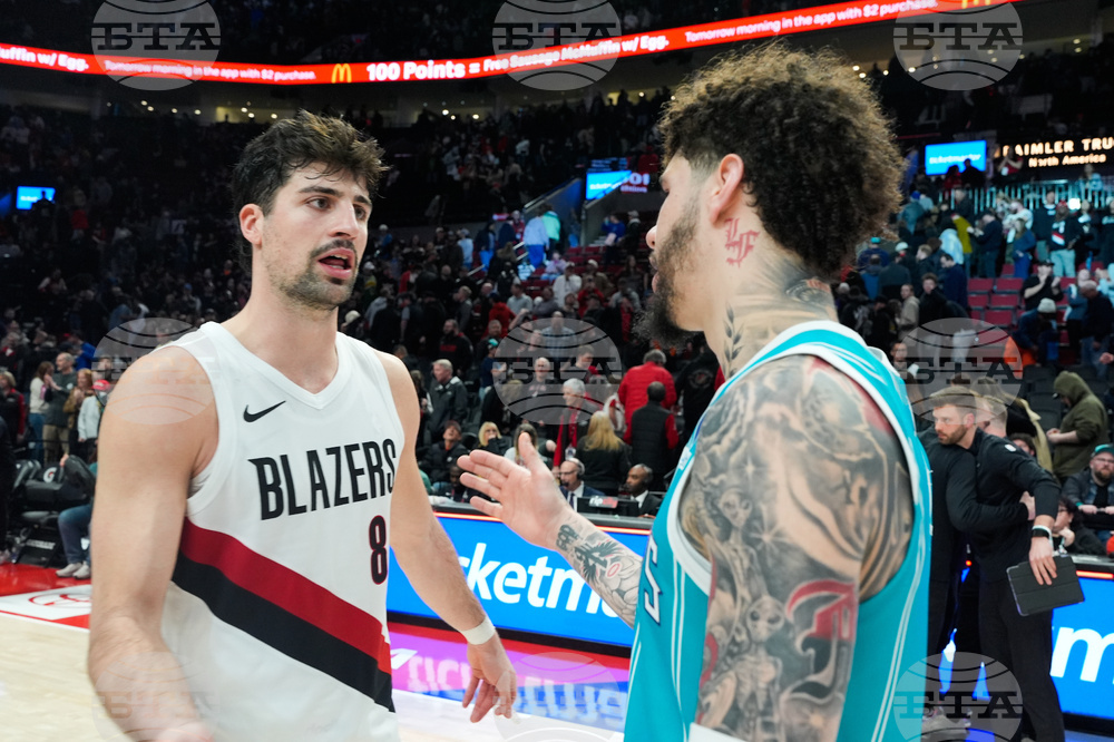 Hornets Trail Blazers Basketball