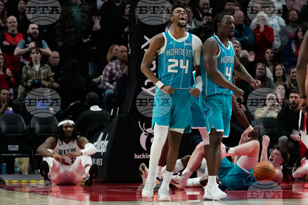 Hornets Trail Blazers Basketball