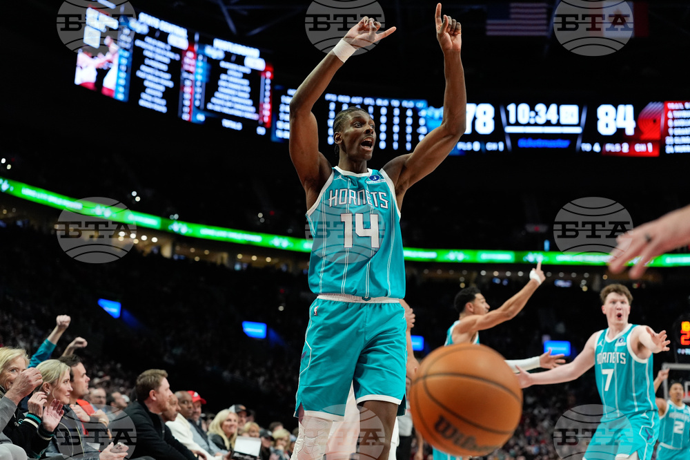 Hornets Trail Blazers Basketball