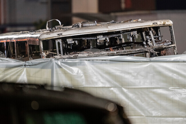 Полицията предполага, че смъртоносният пожар в автобус в Швейцария е бил умишлен, но не и терористичен акт