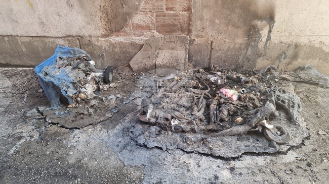 Шест пластмасови контейнера за отпадъци са изгорели в Троян, съобщиха от полицията