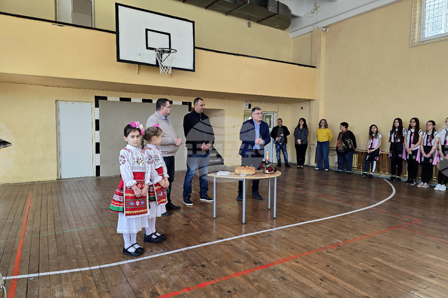 Свищов - ремонт на физкултурен салон - СУ „Николай Катранов“