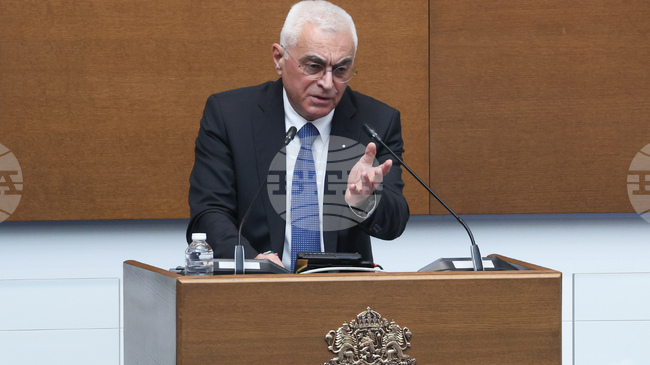 Няма никакво доказателство за възможности за манипулиране на машините за гласуване на "Смартматик", каза служебният министър Георги Шарков