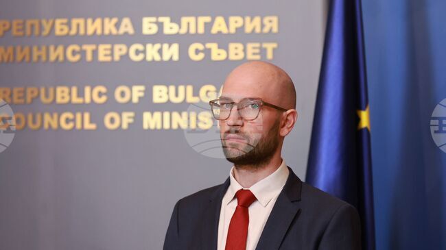 Основната ни цел е да защитим българските граждани и бизнес от потенциалeн голям скок в цените на горивата, каза министър Георги Клисурски